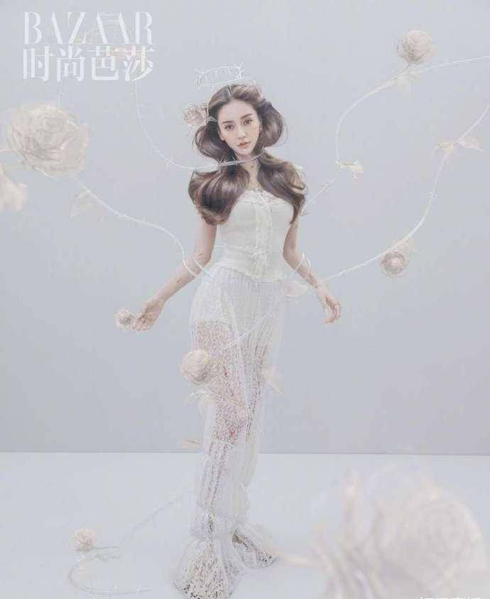 芭莎》封面头纱造型搭配伤痕妆尽显易碎感AG真人网站Angelababy《时尚(图4)